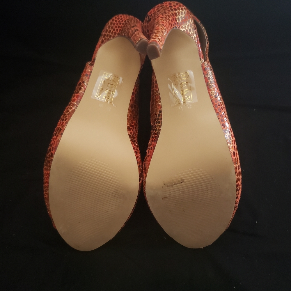 Shoes - Picture 2 of 3